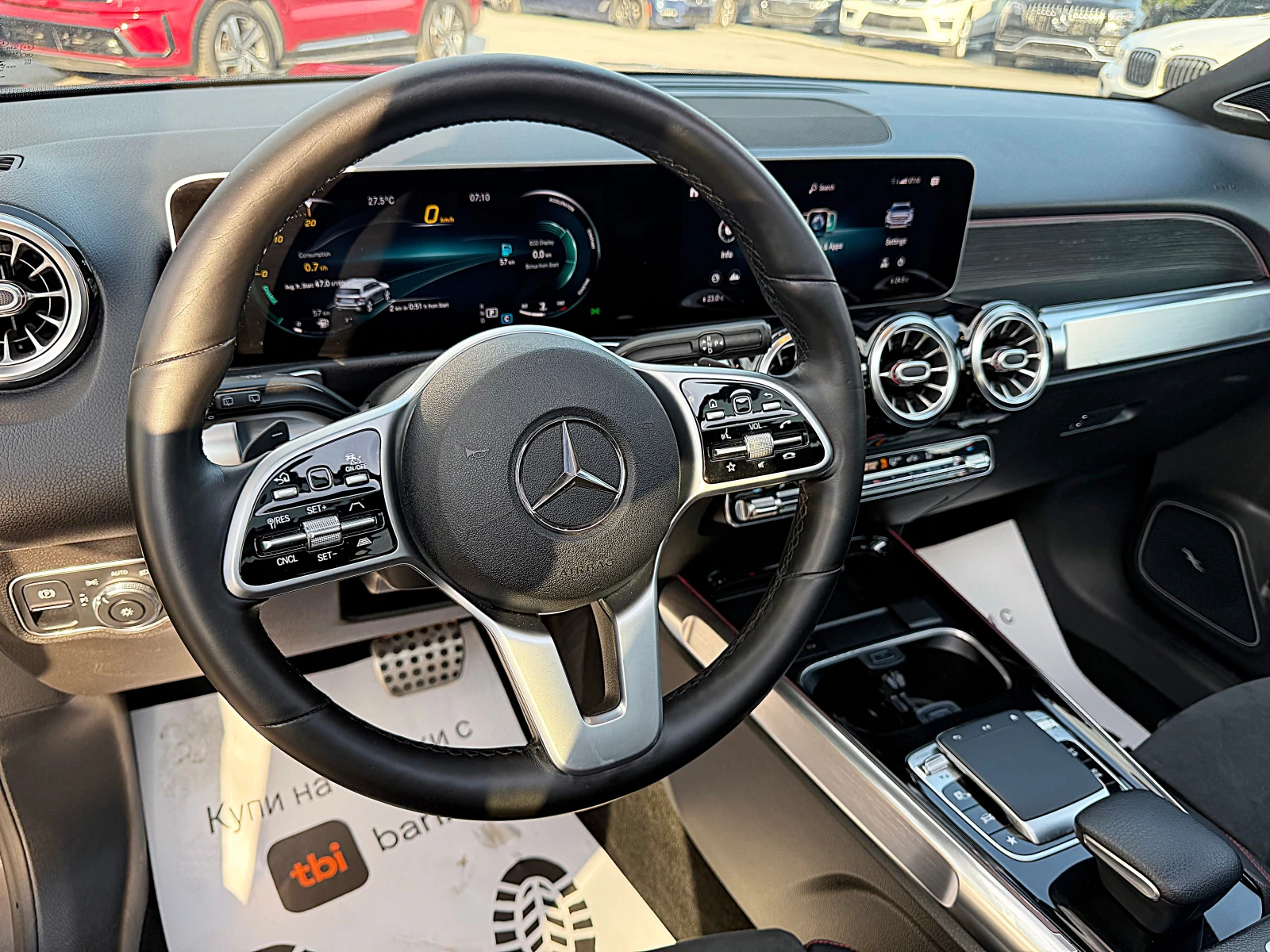Mercedes-Benz GLB 250 AMG-4x4-DISTRONIK-BURMESTER-360KAMERI-PANORAMA-FUL, снимка 10 - Автомобили и джипове - 54826453