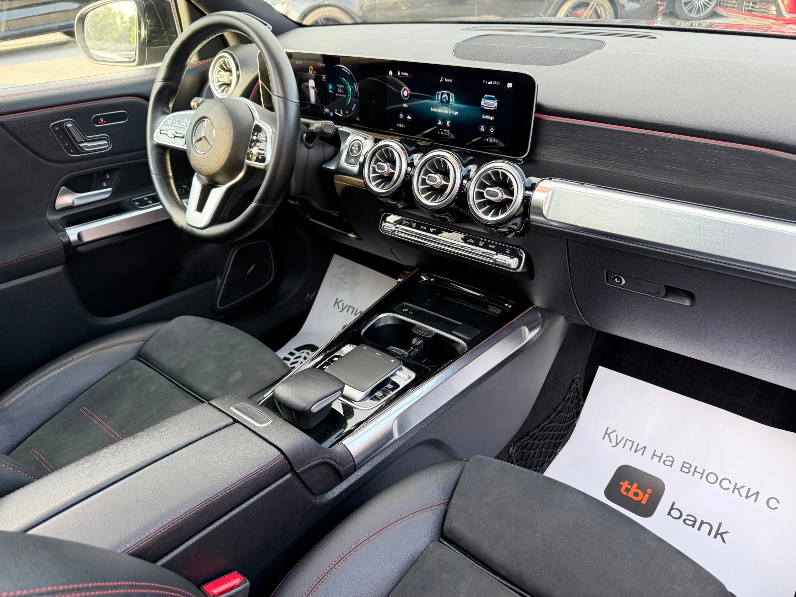 Mercedes-Benz GLB 250 AMG-4x4-DISTRONIK-BURMESTER-360KAMERI-PANORAMA-FUL, снимка 12 - Автомобили и джипове - 54826453