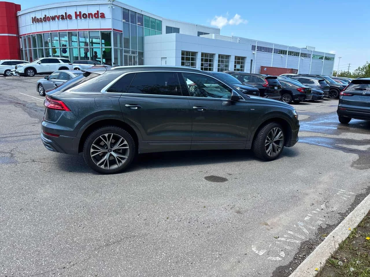 Audi Q8 * Technik * CARFAX * ЦЕНА ДО БГ, снимка 3 - Автомобили и джипове - 55050127