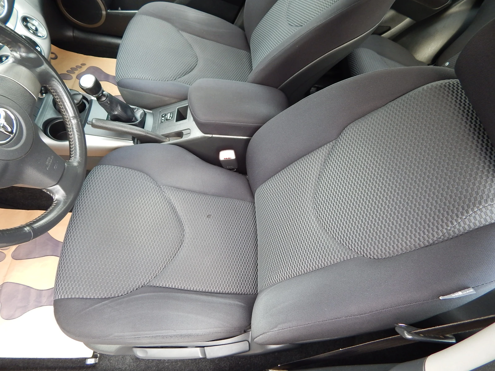 Toyota Rav4 2.2D4D* 186000km.* , снимка 14 - Автомобили и джипове - 56165439