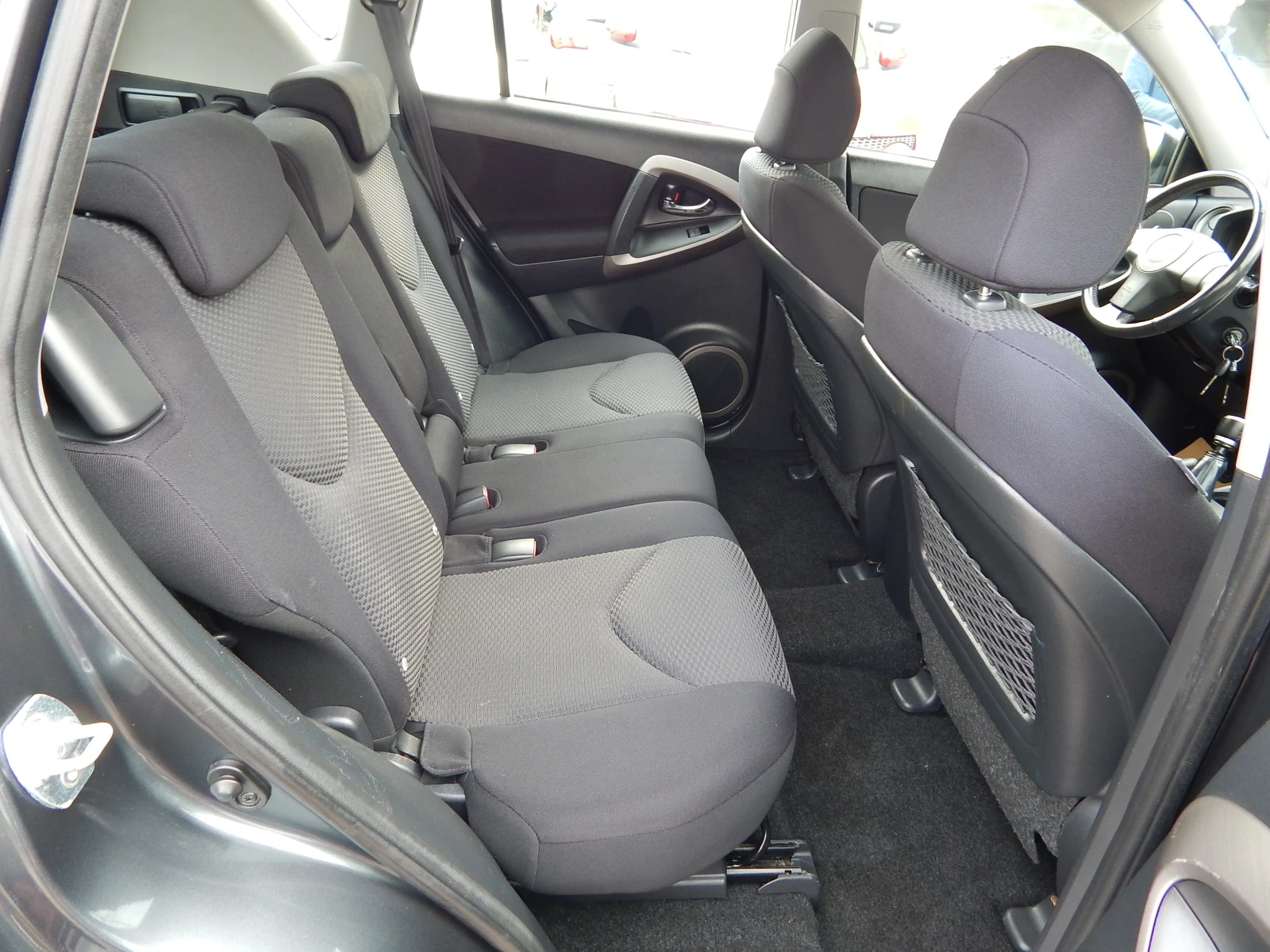 Toyota Rav4 2.2D4D* 186000km.* , снимка 17 - Автомобили и джипове - 56165439