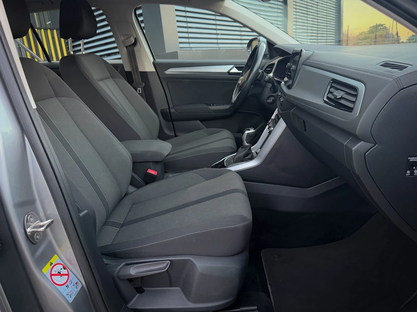 VW T-Roc 2.0 TDI, снимка 14 - Автомобили и джипове - 56348565