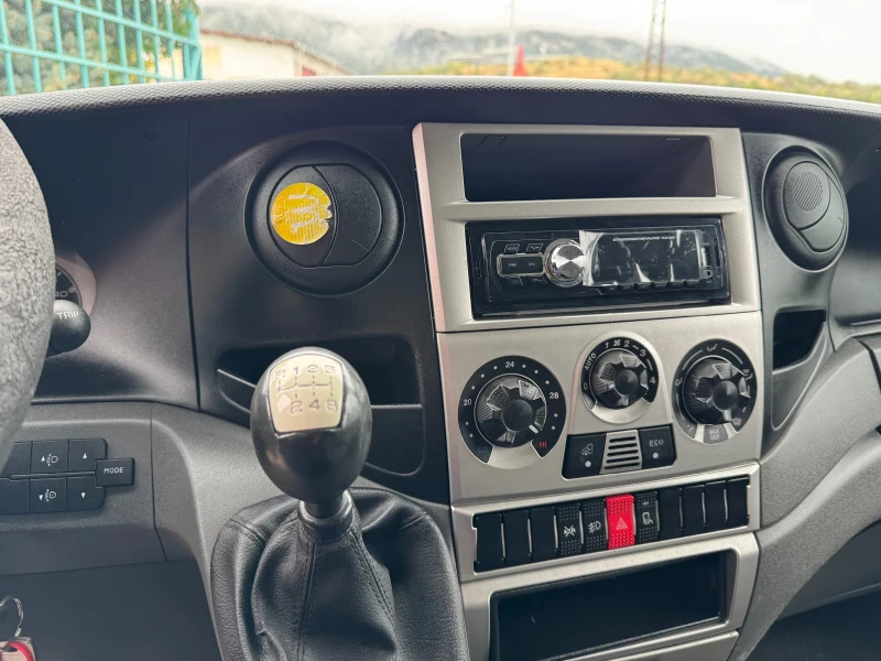 Iveco Daily 3.0HPI* 35C18* Климатик* 4.10 метра каросерия, снимка 4 - Бусове и автобуси - 51934213