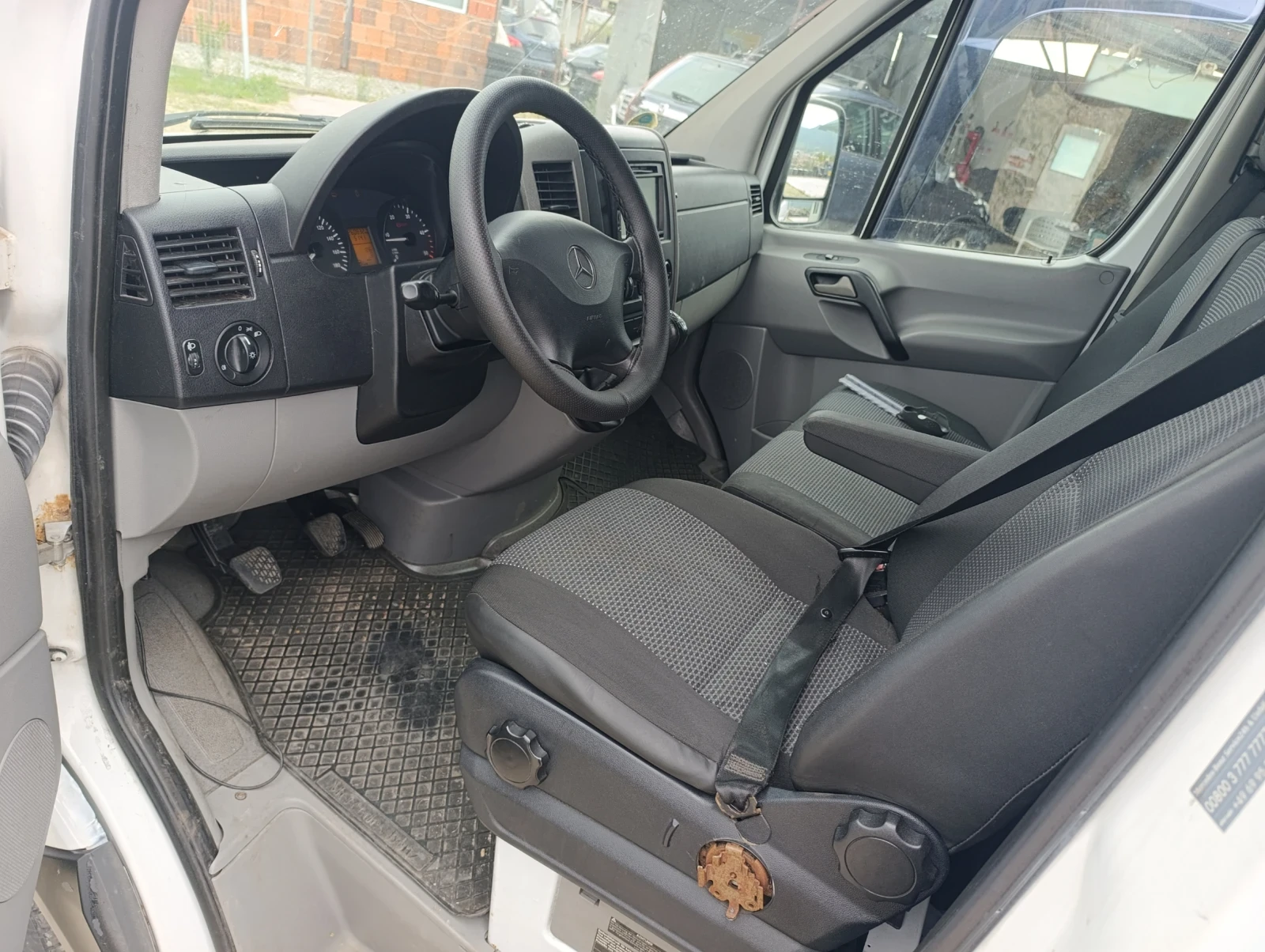 Mercedes-Benz Sprinter 313 2.2CDI - изображение 6