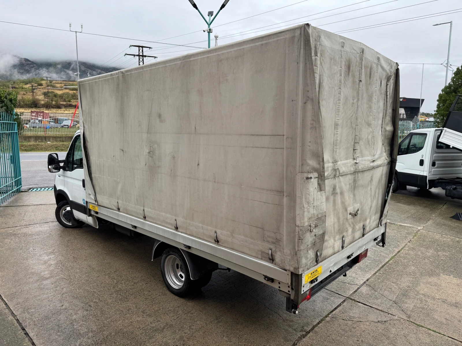 Iveco Daily 3.0HPI* 35C18* Климатик* 4.10 метра каросерия - изображение 7