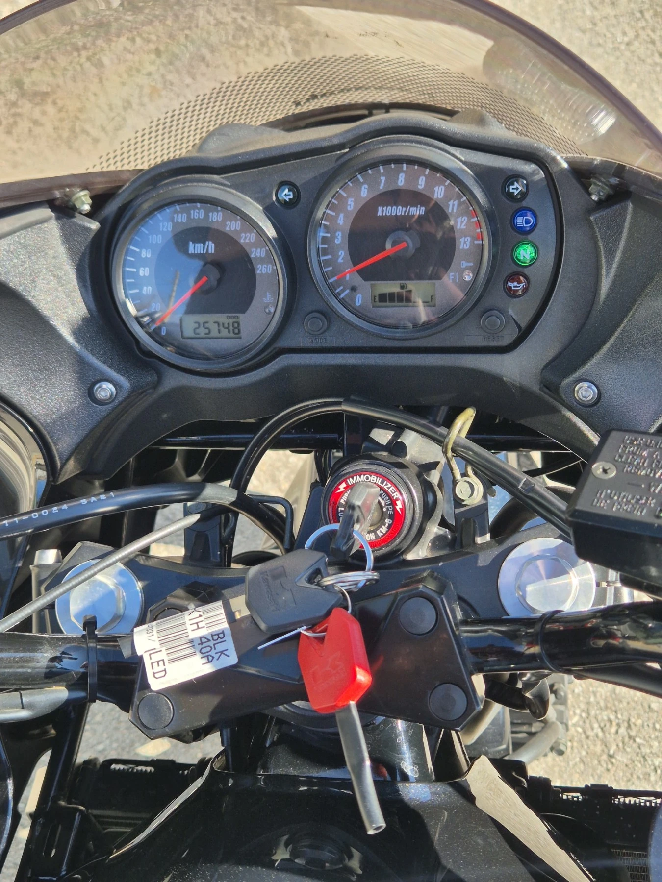 Kawasaki Z 750 S 25000км!!! НОВ ВНОС ШВЕЙЦАРИЯ!!!, снимка 16 - Мотоциклети и мототехника - 53787794