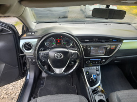 Toyota Auris 1.8 HYBRID, снимка 12