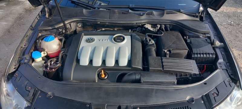 VW Passat 1.9 TDI-105, снимка 9 - Автомобили и джипове - 44679384
