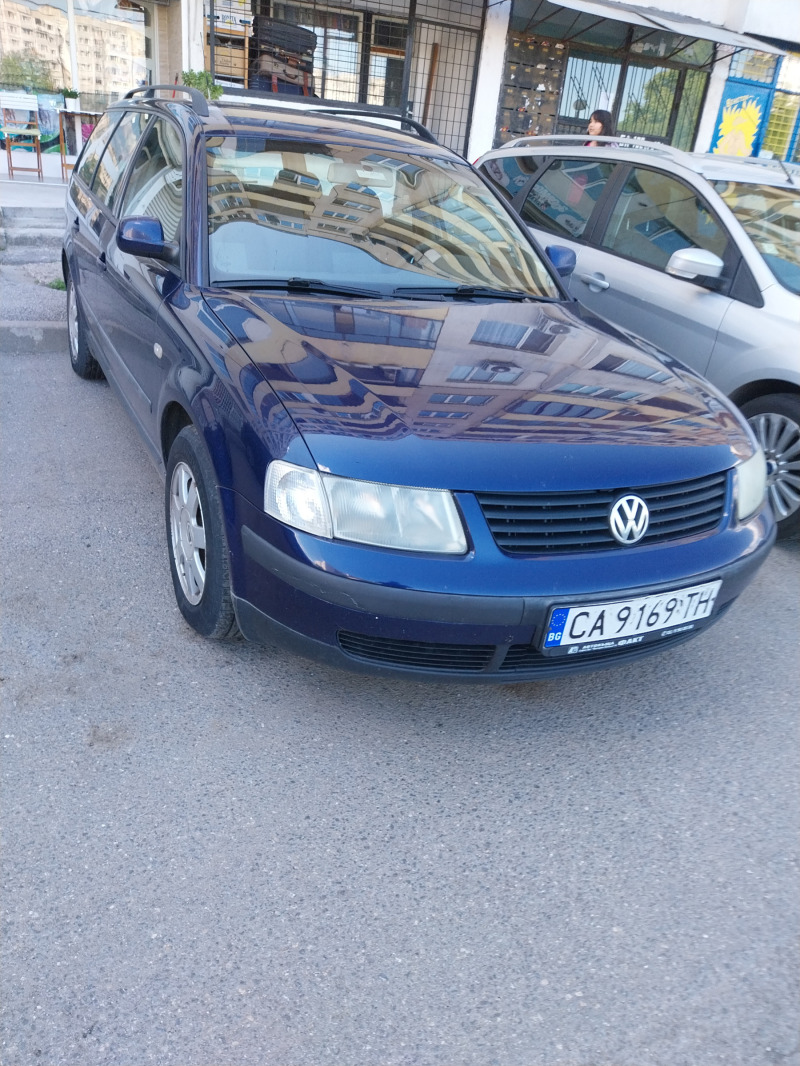 VW Passat, снимка 1 - Автомобили и джипове - 45684852