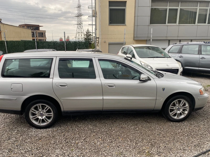 Volvo V70 2.4 бензин/ метан, снимка 4 - Автомобили и джипове - 47333914