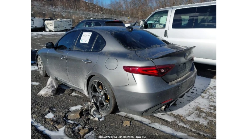 Alfa Romeo Giulia TI SPORT* 4X4* ПЪЛНА СЕРВИЗНА ИСТОРИЯ, снимка 6 - Автомобили и джипове - 48667272