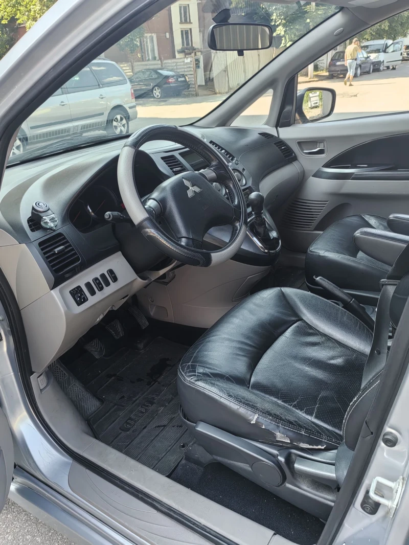 Mitsubishi Grandis 2, 0 DiD, снимка 9 - Автомобили и джипове - 52661787