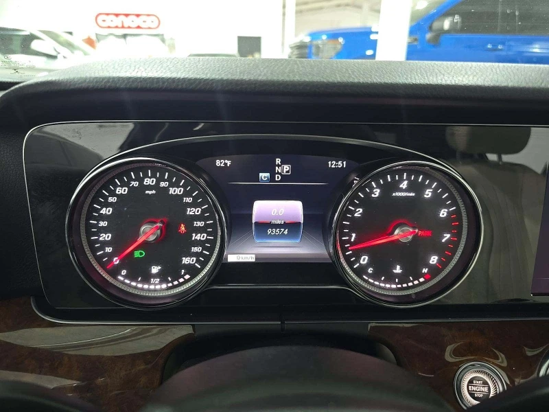 Mercedes-Benz E 300 4matic, снимка 10 - Автомобили и джипове - 52355655