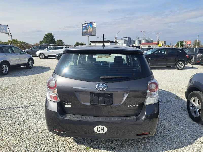 Toyota Verso 1.8 Швейцария, снимка 3 - Автомобили и джипове - 52451246
