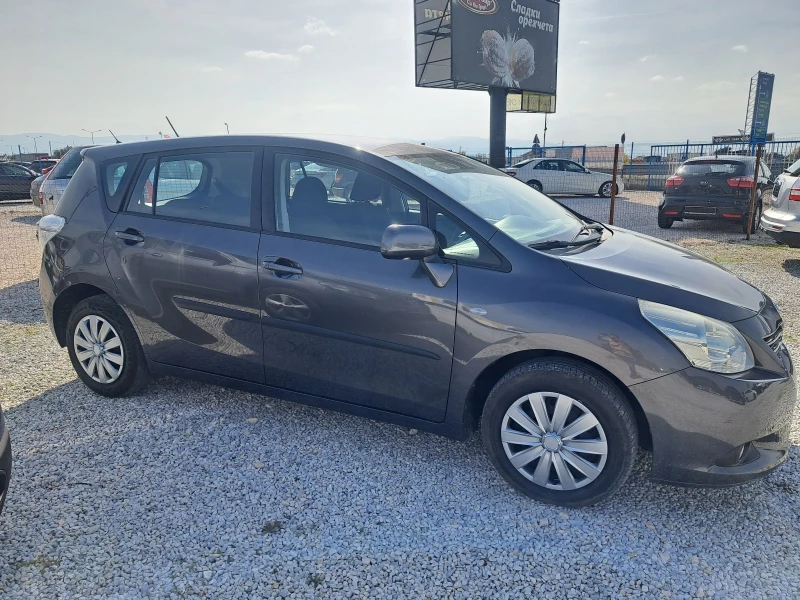 Toyota Verso 1.8 Швейцария, снимка 5 - Автомобили и джипове - 52451246