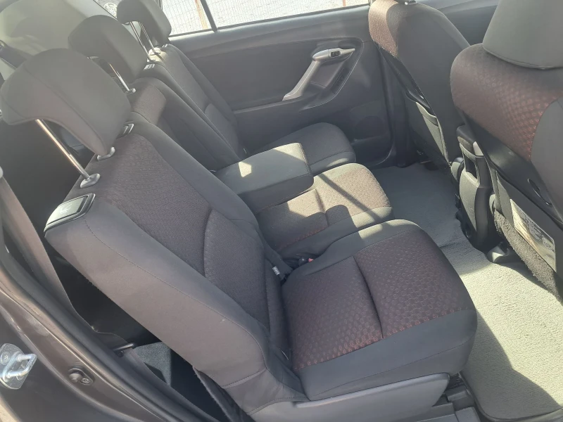 Toyota Verso 1.8 Швейцария, снимка 10 - Автомобили и джипове - 52451246