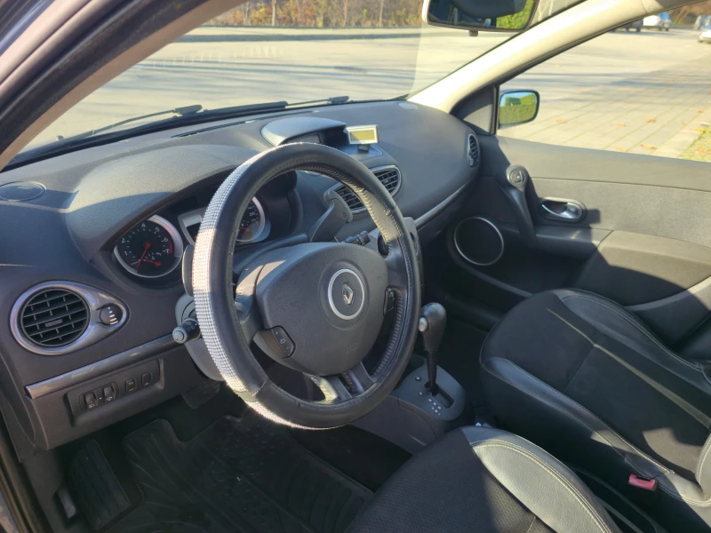 Renault Clio 1.6 Automatik, снимка 10 - Автомобили и джипове - 52806799