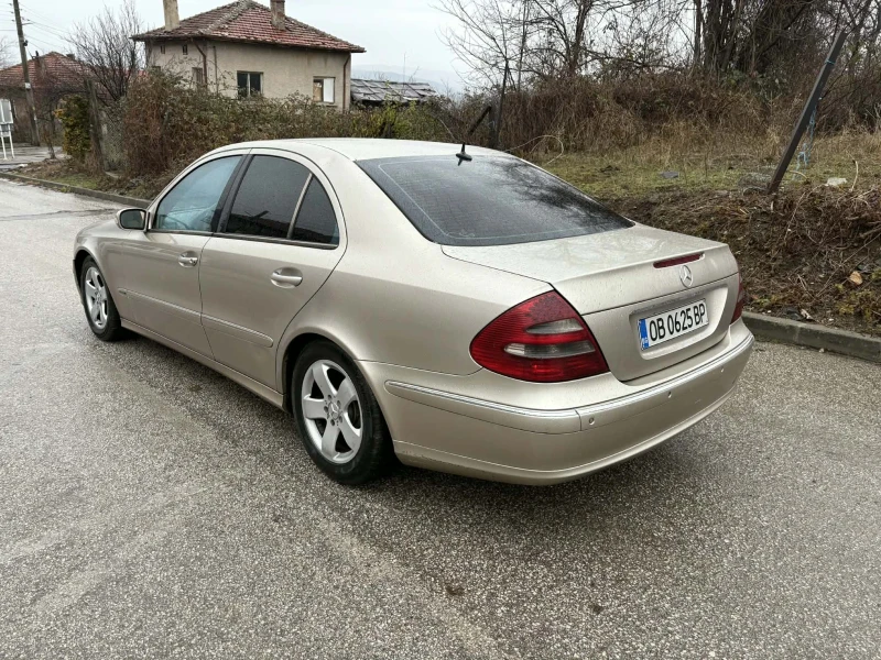 Mercedes-Benz E 220 CDI, снимка 4 - Автомобили и джипове - 52898860
