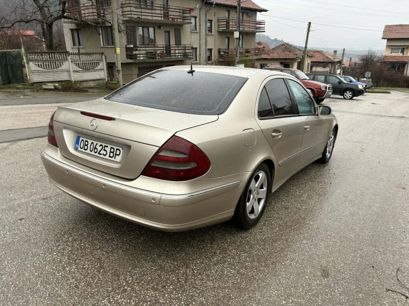 Mercedes-Benz E 220 CDI, снимка 5 - Автомобили и джипове - 52898860