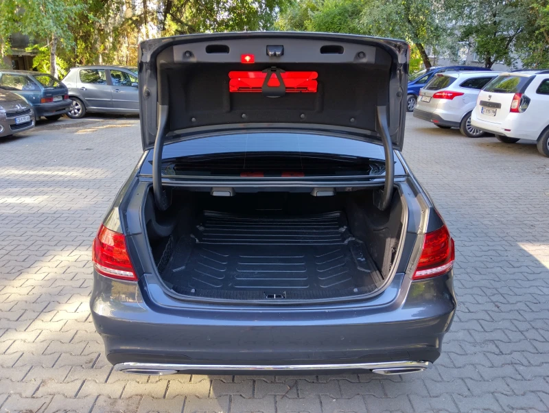 Mercedes-Benz E 200, снимка 14 - Автомобили и джипове - 53146395