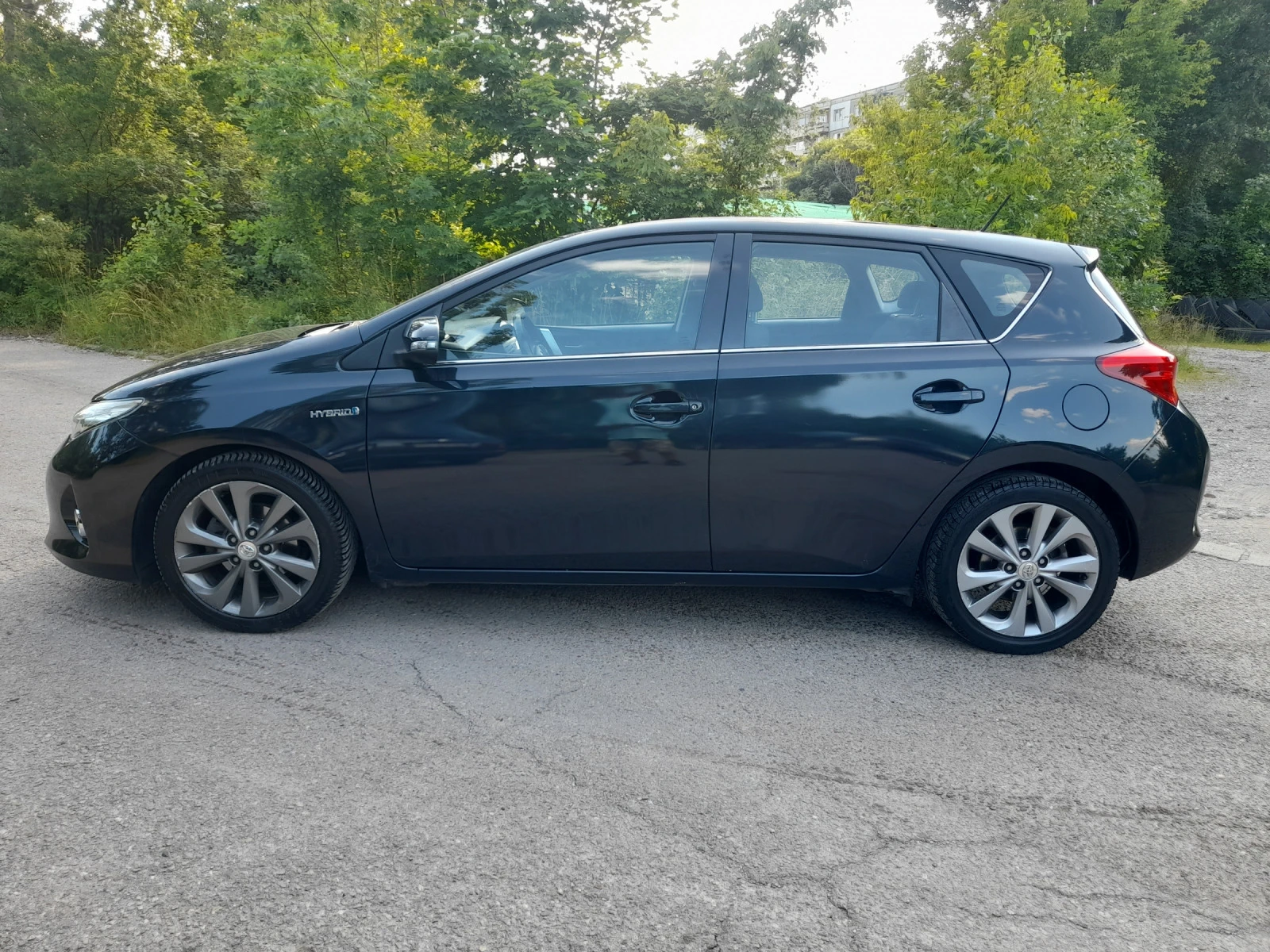 Toyota Auris 1.8 HYBRID - изображение 8