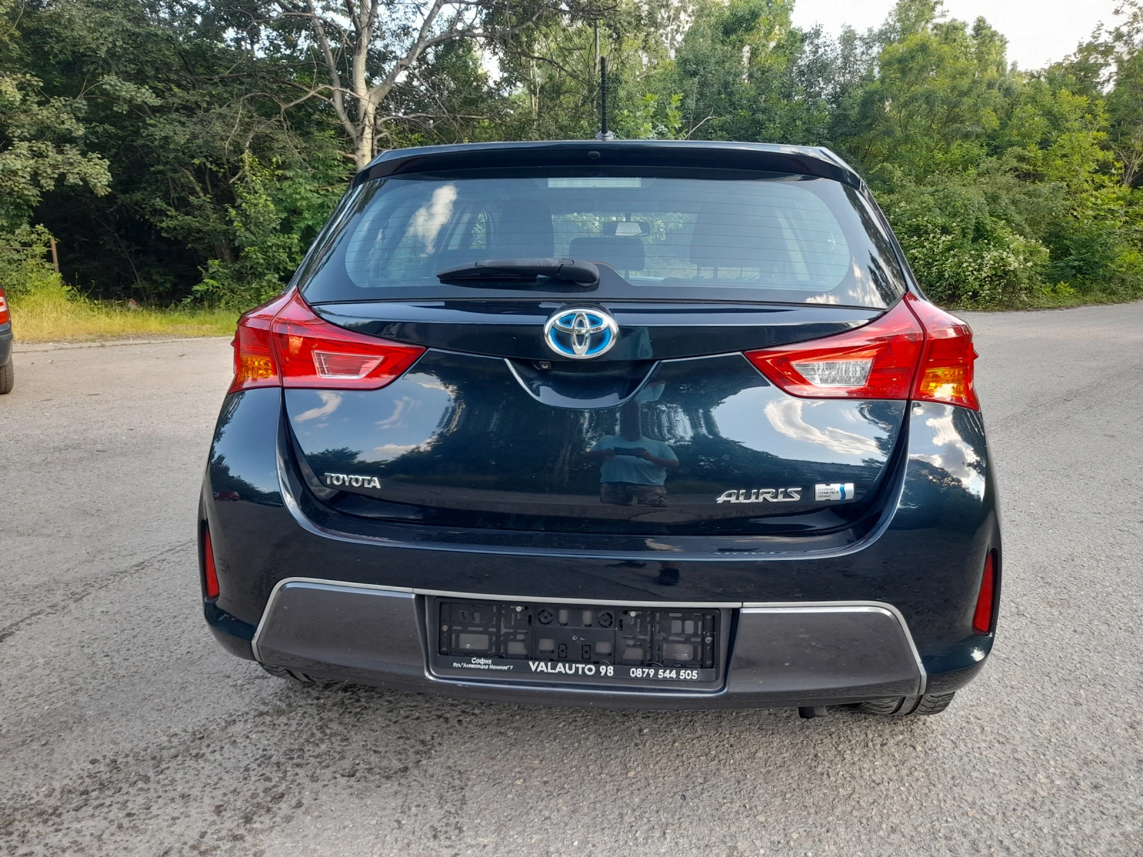 Toyota Auris 1.8 HYBRID - изображение 6