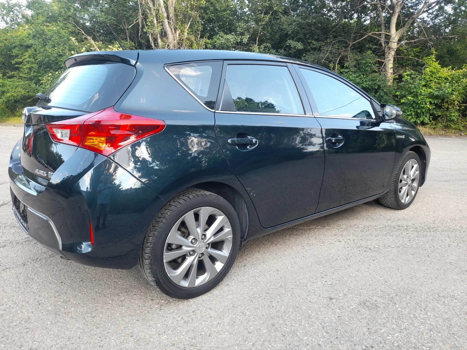 Toyota Auris 1.8 HYBRID - изображение 5