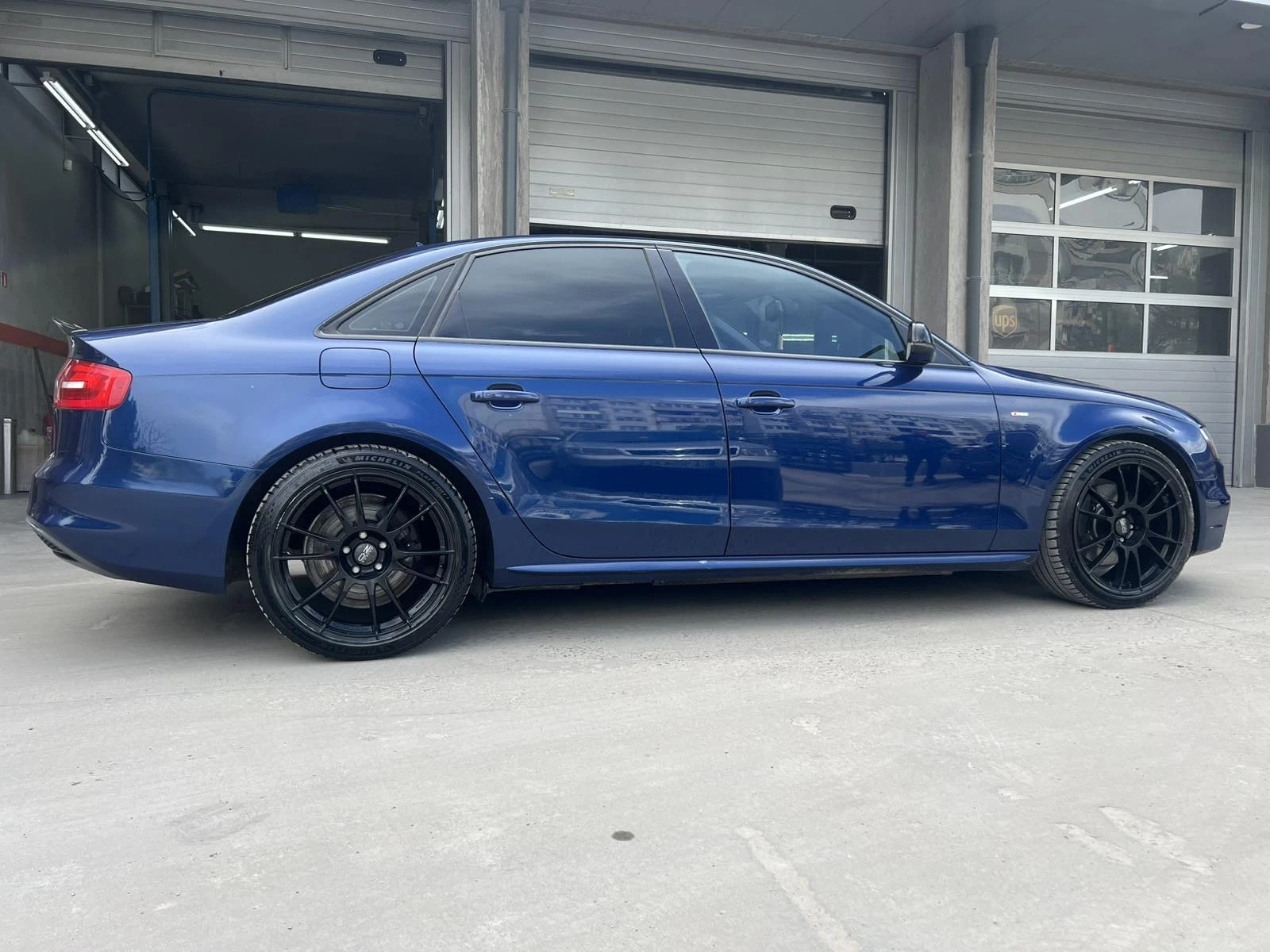 Audi A4 S-Line 2.0T 8hp - изображение 4