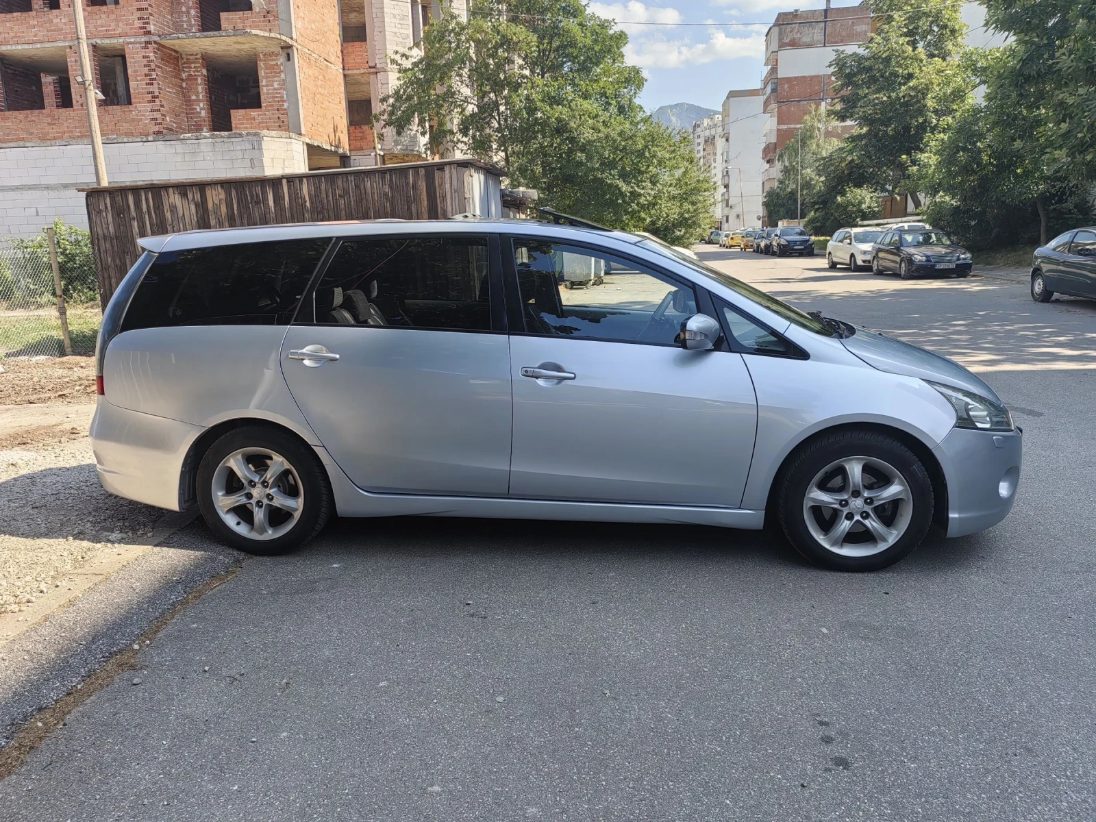 Mitsubishi Grandis 2, 0 DiD - изображение 3