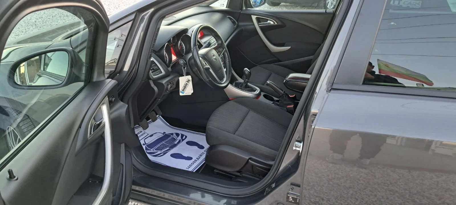 Opel Astra 1.4i 140кс 6скорости 136000км - изображение 9