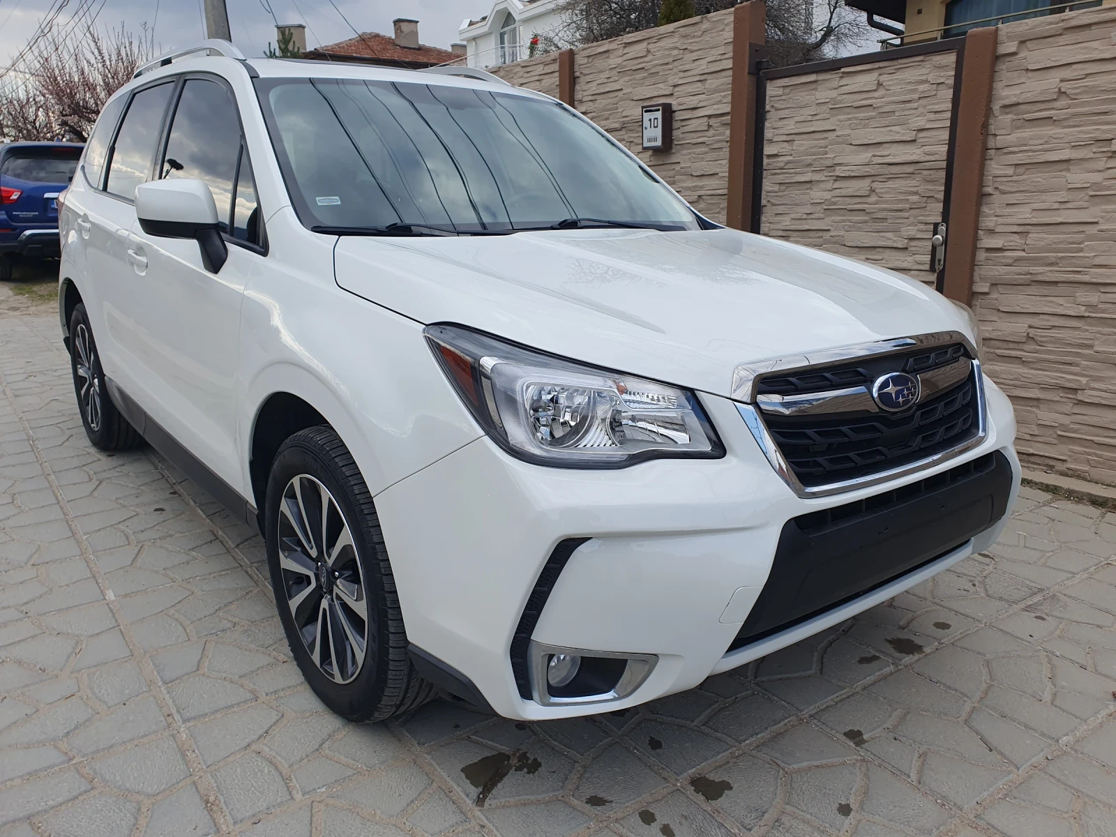 Subaru Forester 2.0i XT, снимка 3 - Автомобили и джипове - 54012129