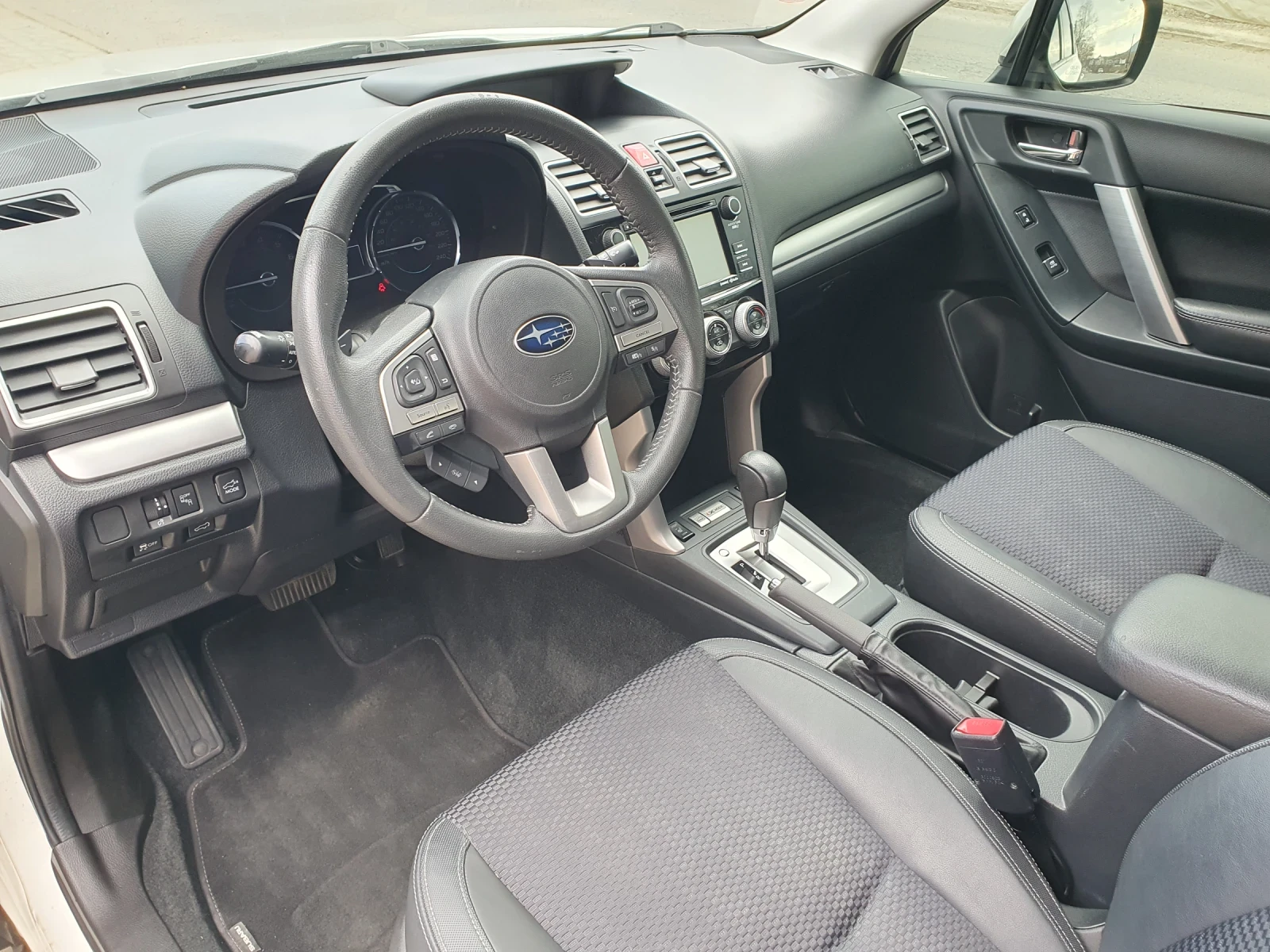 Subaru Forester 2.0i XT, снимка 8 - Автомобили и джипове - 54012129