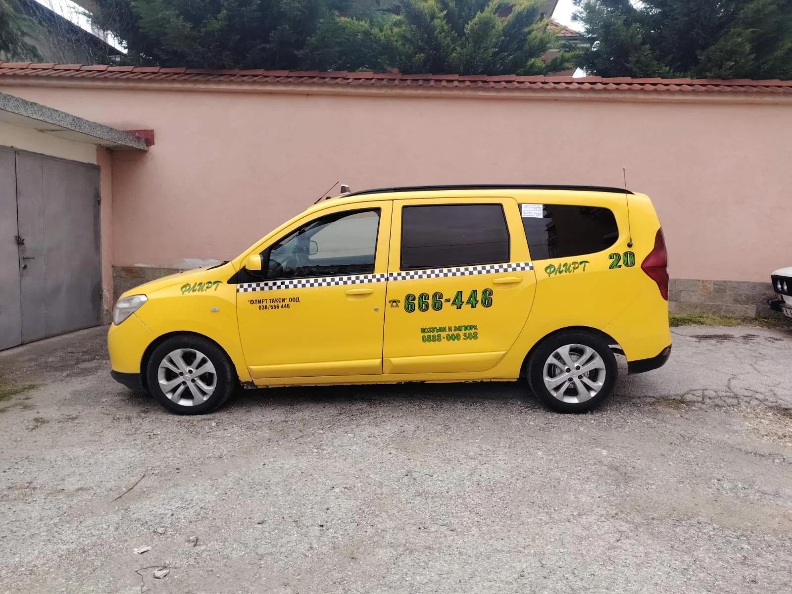 Dacia Lodgy, снимка 10 - Автомобили и джипове - 54208308