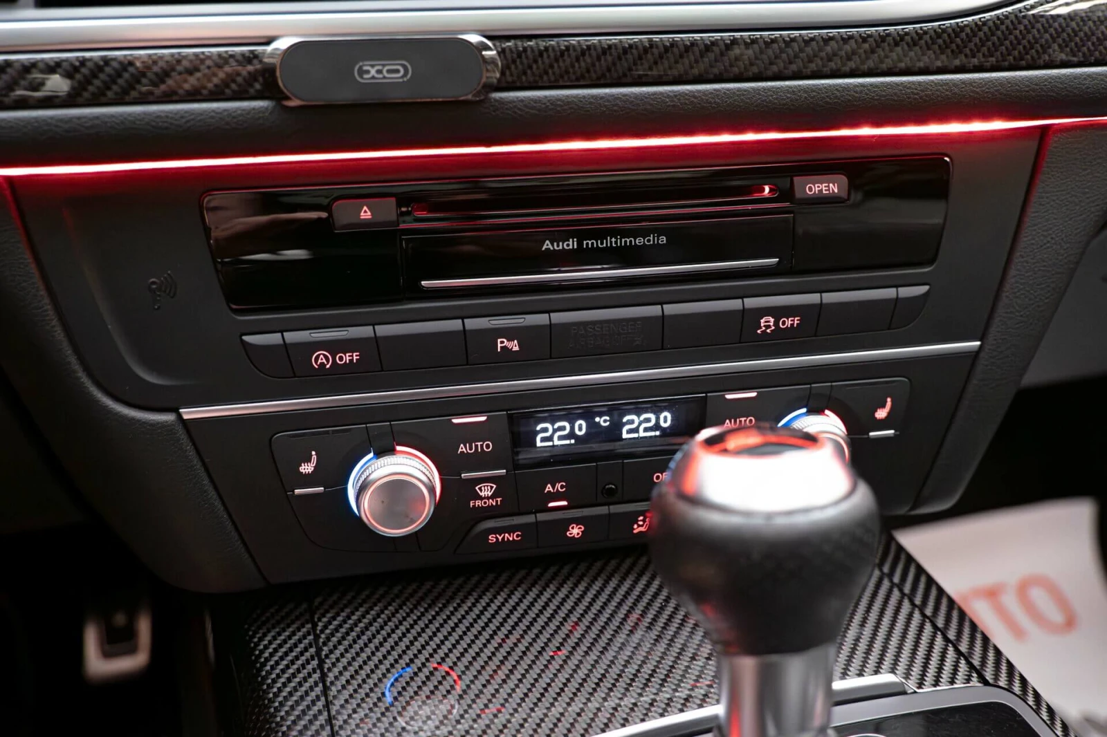 Audi Rs6 4.0TFSI/MTM/Carbon packet/Pano/Bose/Distronic/HuD, снимка 12 - Автомобили и джипове - 54432497