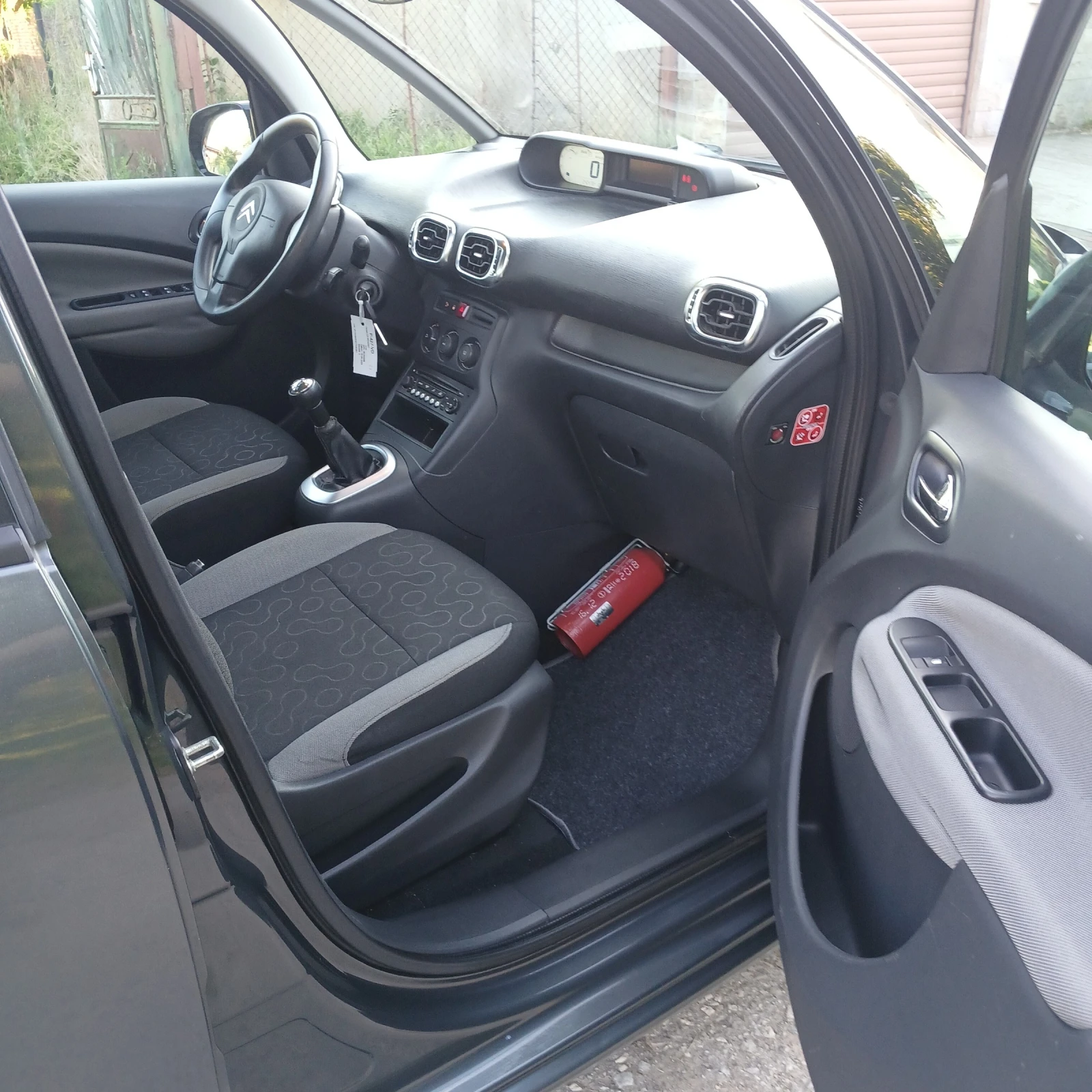 Citroen C3 Picasso 1.6 .HDI., снимка 17 - Автомобили и джипове - 54977668