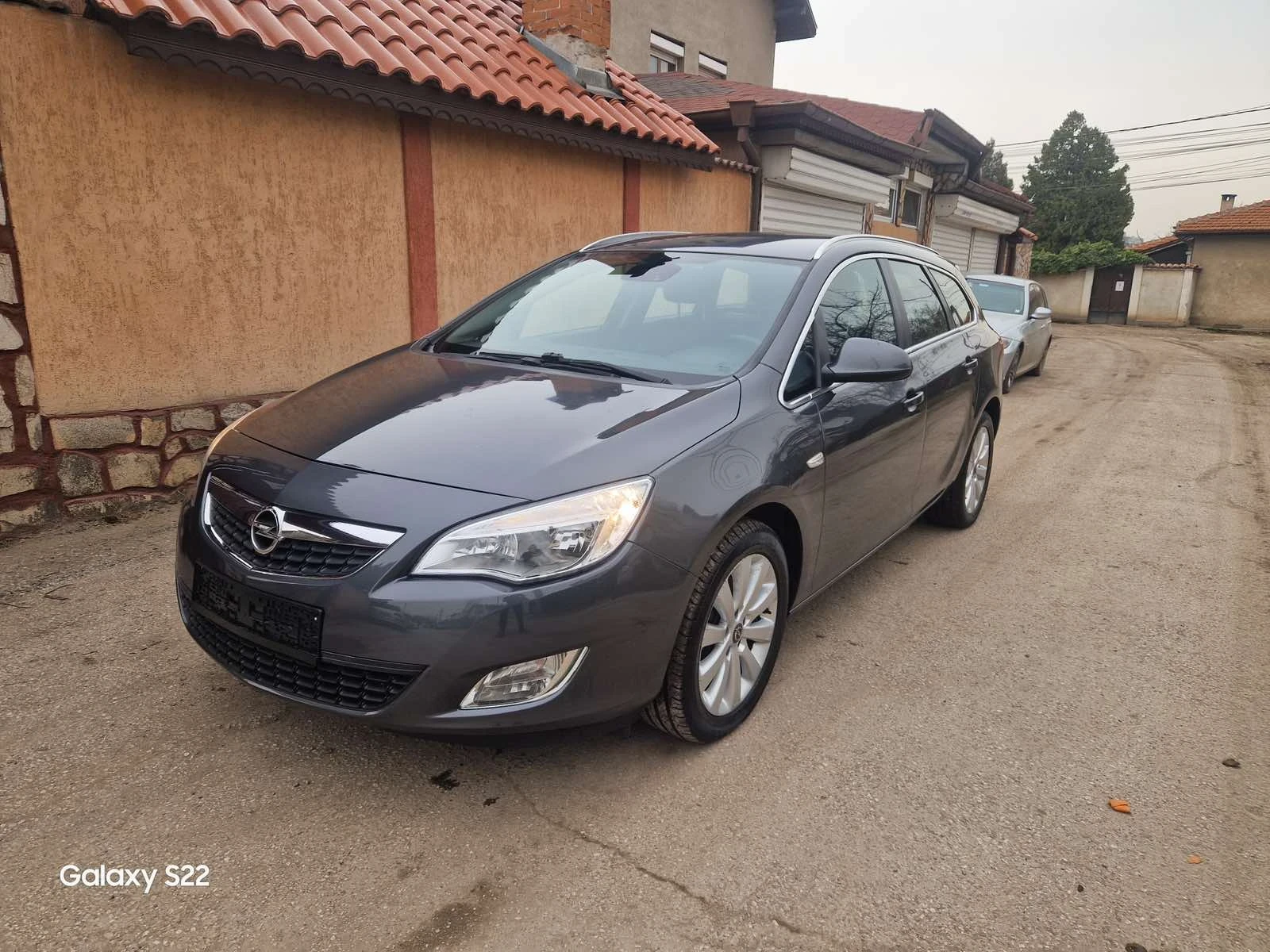 Opel Astra 1.7CDTI, снимка 2 - Автомобили и джипове - 54985461