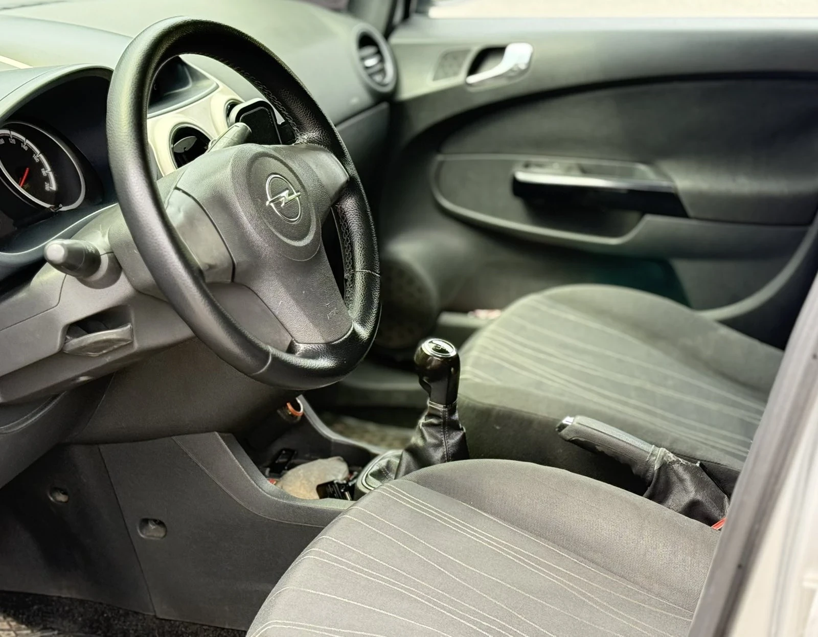 Opel Corsa 1.2i Газов инжекцион/Климатик, снимка 14 - Автомобили и джипове - 55445134