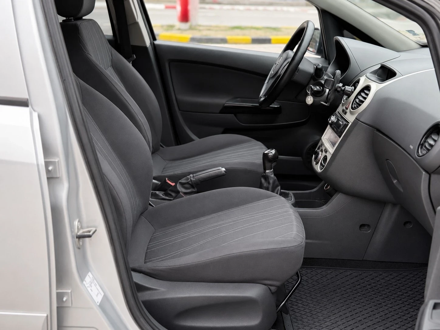 Opel Corsa 1.2i Газов инжекцион/Климатик, снимка 11 - Автомобили и джипове - 55445134