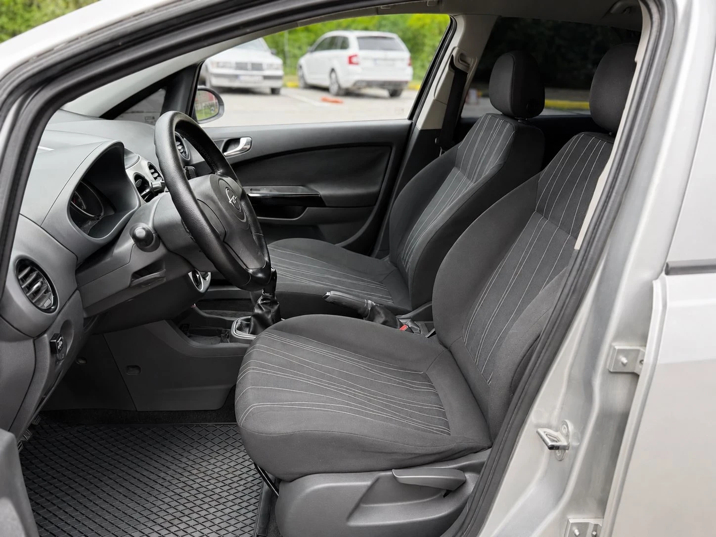 Opel Corsa 1.2i Газов инжекцион/Климатик, снимка 12 - Автомобили и джипове - 55445134