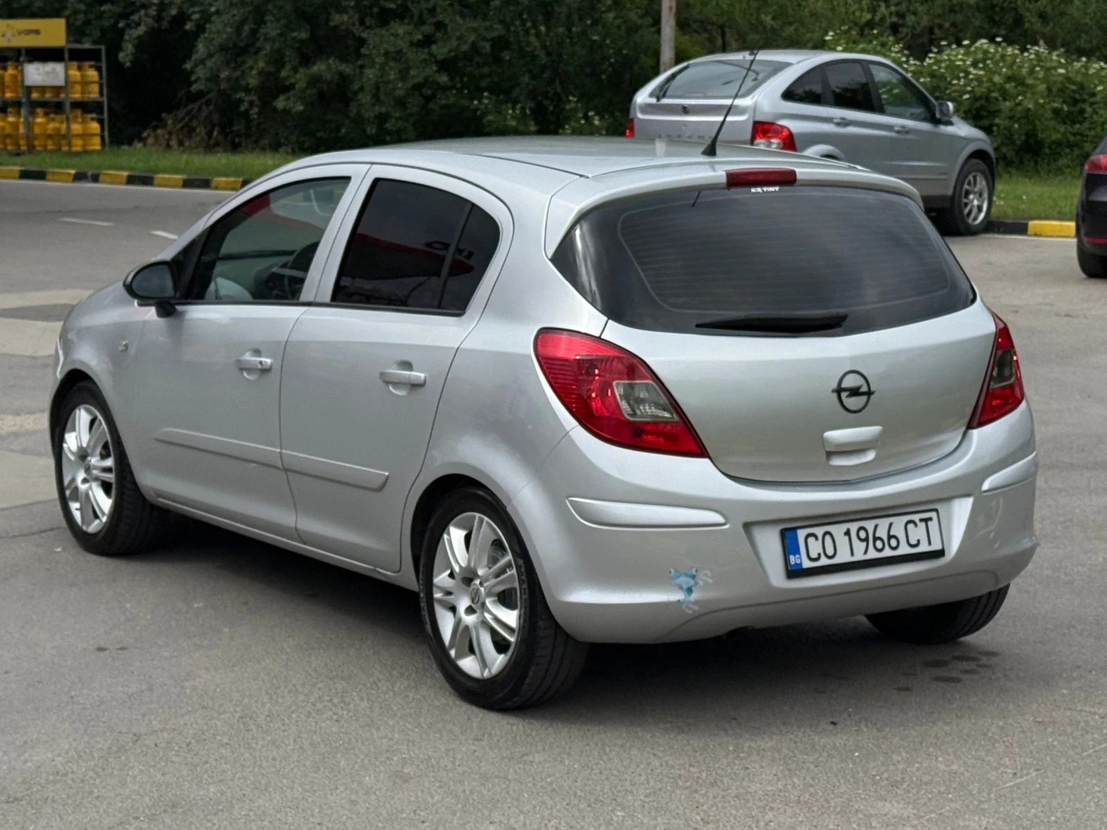 Opel Corsa 1.2i Газов инжекцион/Климатик, снимка 4 - Автомобили и джипове - 55445134