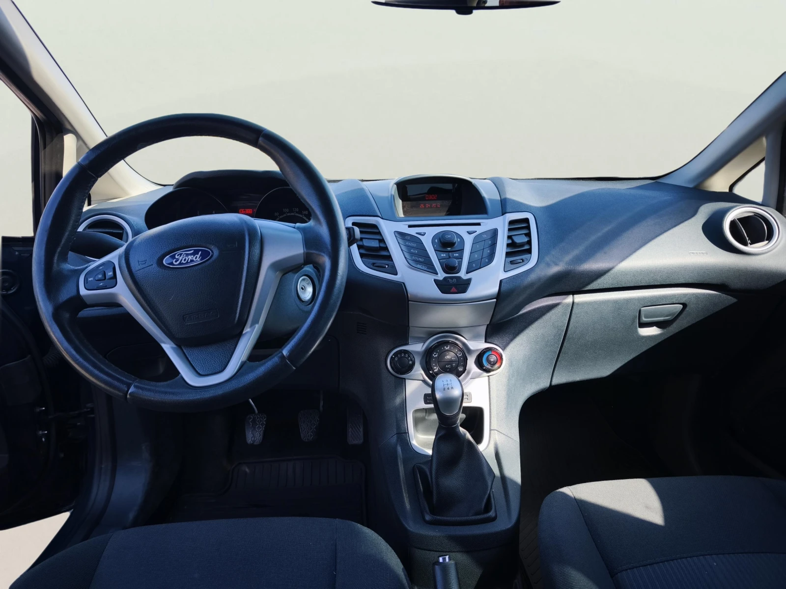 Ford Fiesta 1.25 Duratec, снимка 9 - Автомобили и джипове - 55631737