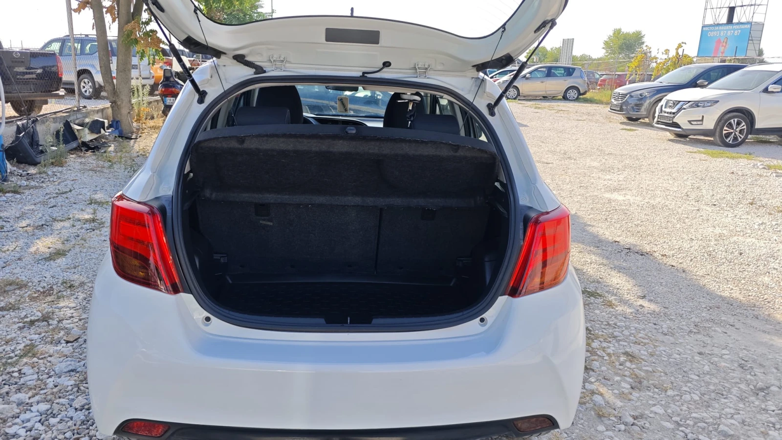 Toyota Yaris -1.5HYBRID, снимка 10 - Автомобили и джипове - 55959709