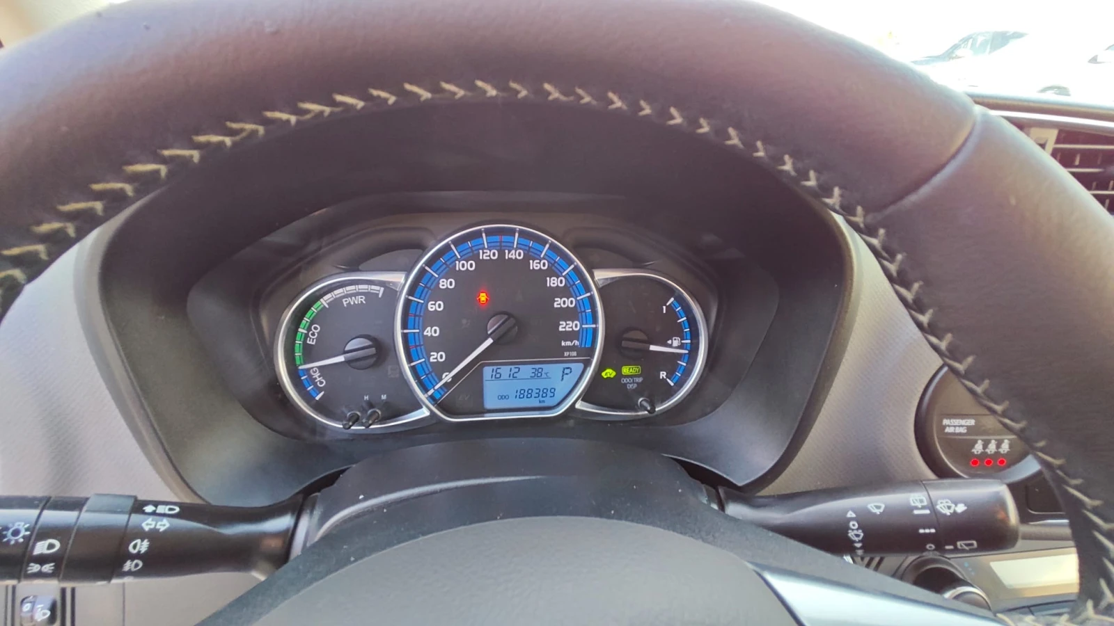 Toyota Yaris -1.5HYBRID, снимка 3 - Автомобили и джипове - 55959709