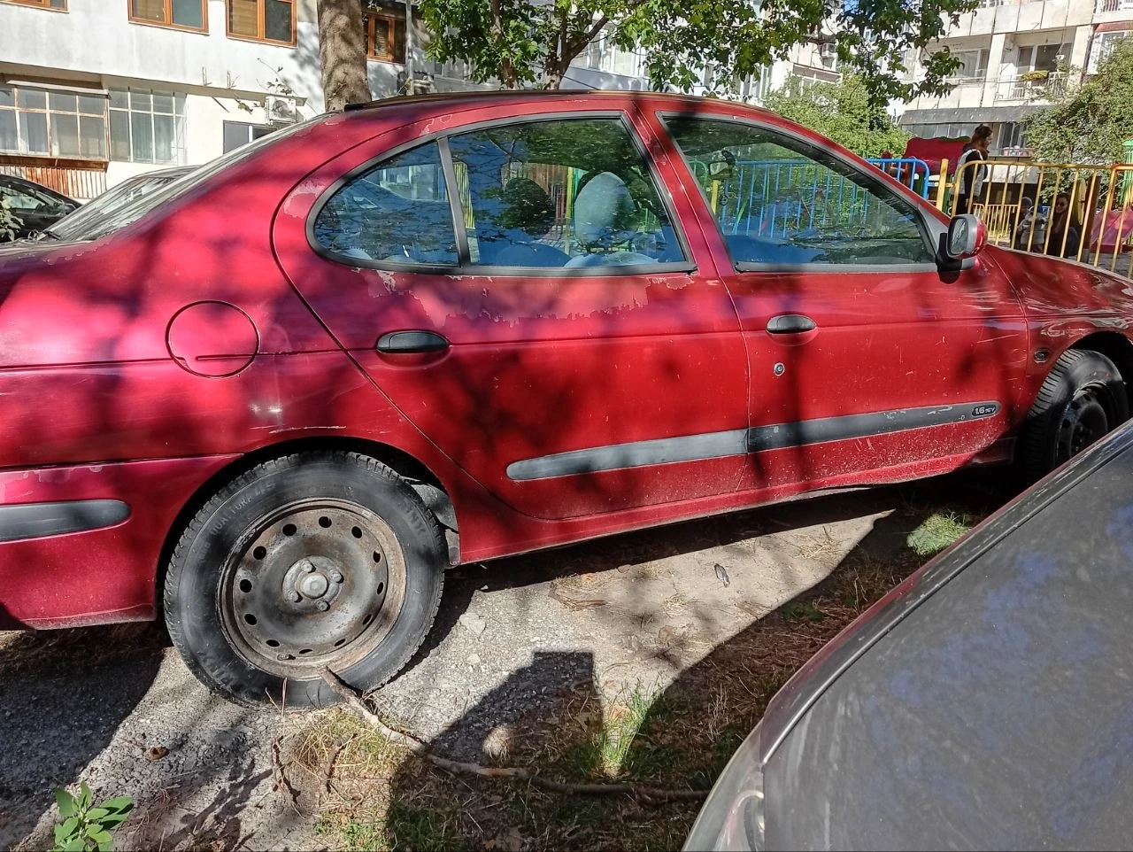 Renault Megane, снимка 8 - Автомобили и джипове - 56348936