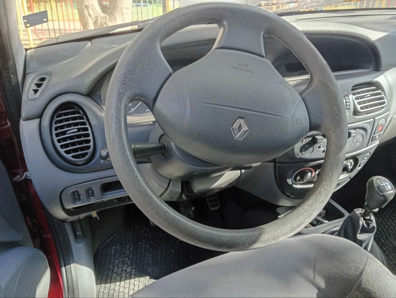 Renault Megane, снимка 2 - Автомобили и джипове - 56348936