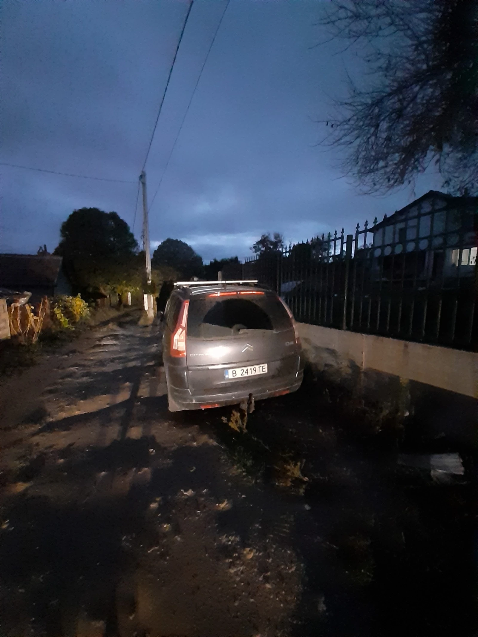 Citroen Grand C4 Picasso, снимка 8 - Автомобили и джипове - 56416119