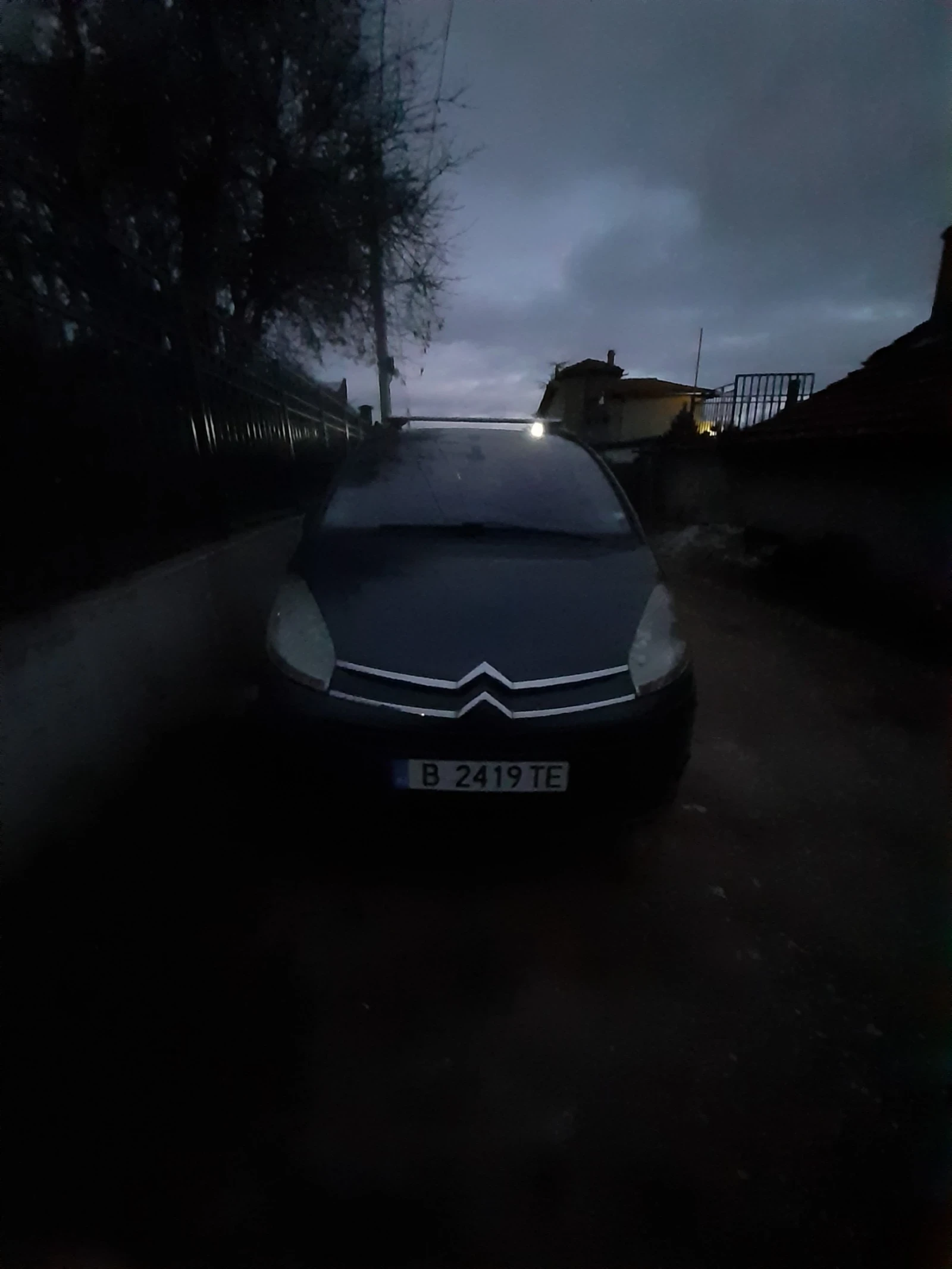 Citroen Grand C4 Picasso, снимка 9 - Автомобили и джипове - 56416119