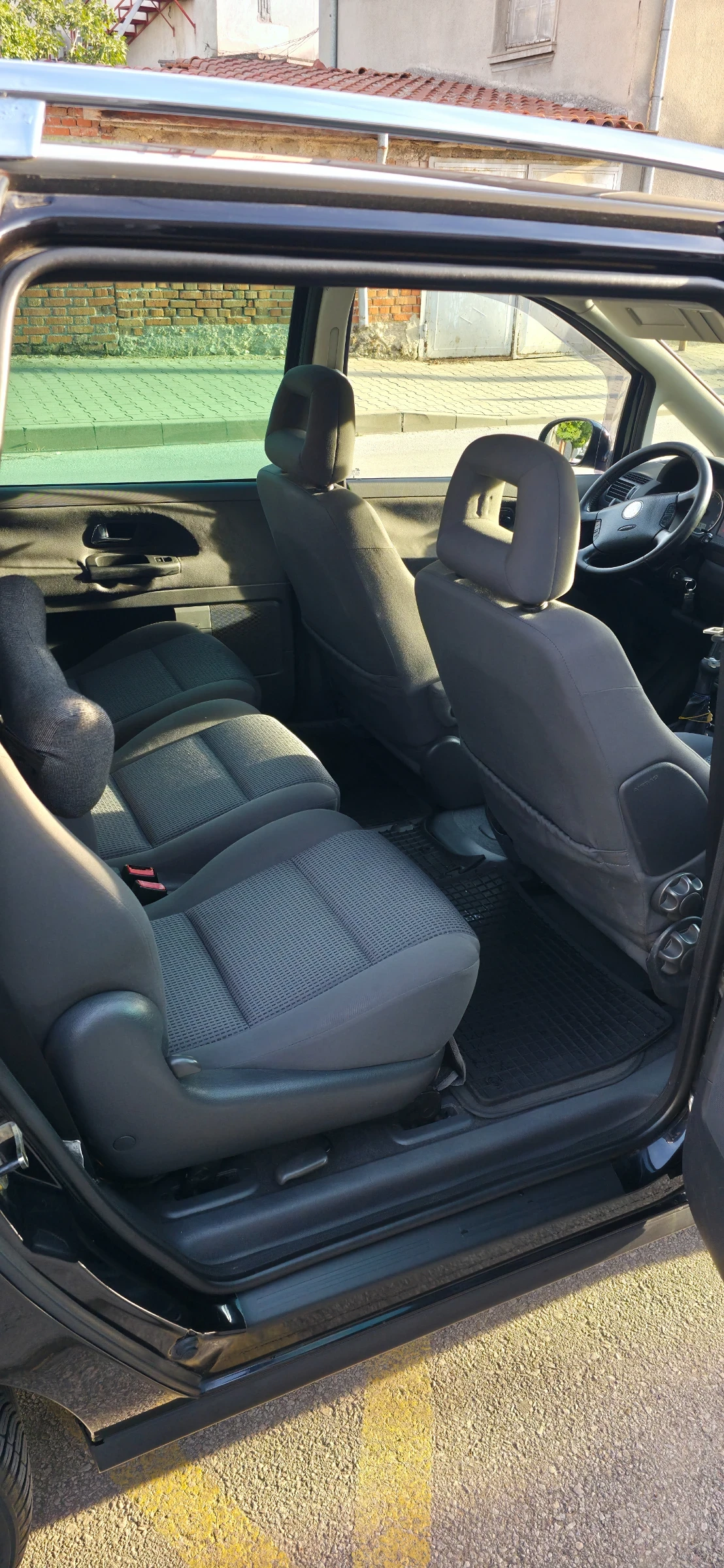 VW Sharan 2.0 TDI, снимка 9 - Автомобили и джипове - 56448632