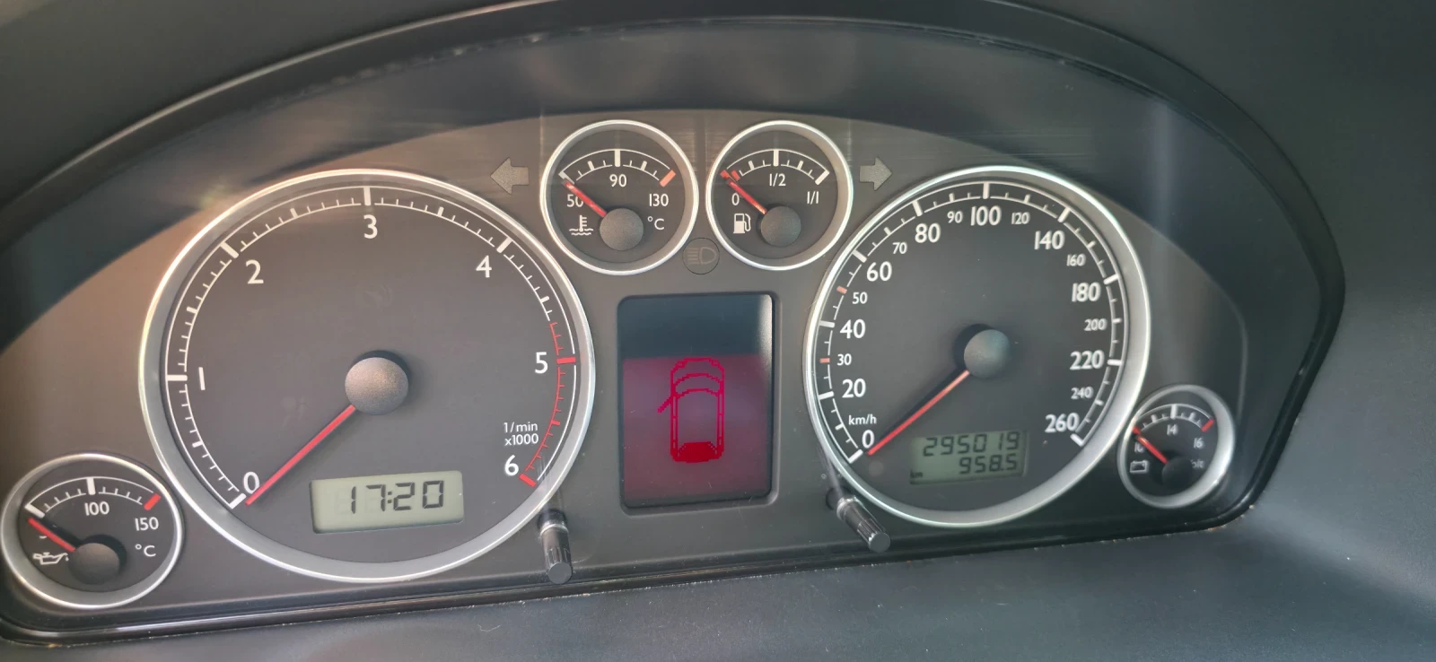 VW Sharan 2.0 TDI, снимка 7 - Автомобили и джипове - 56448632