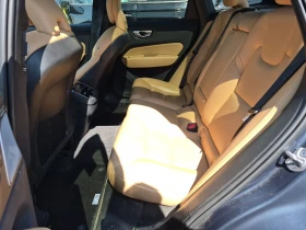 Volvo XC60 ULTIMATE BRIGHT THEME, снимка 12